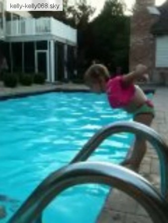 alanna in the pool !!!!!